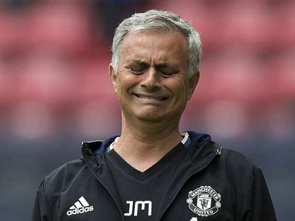 Cộng đồng mạng dùng Van Gaal để 'MÓC MÁY' Mourinho sau trận thua Dortmund 